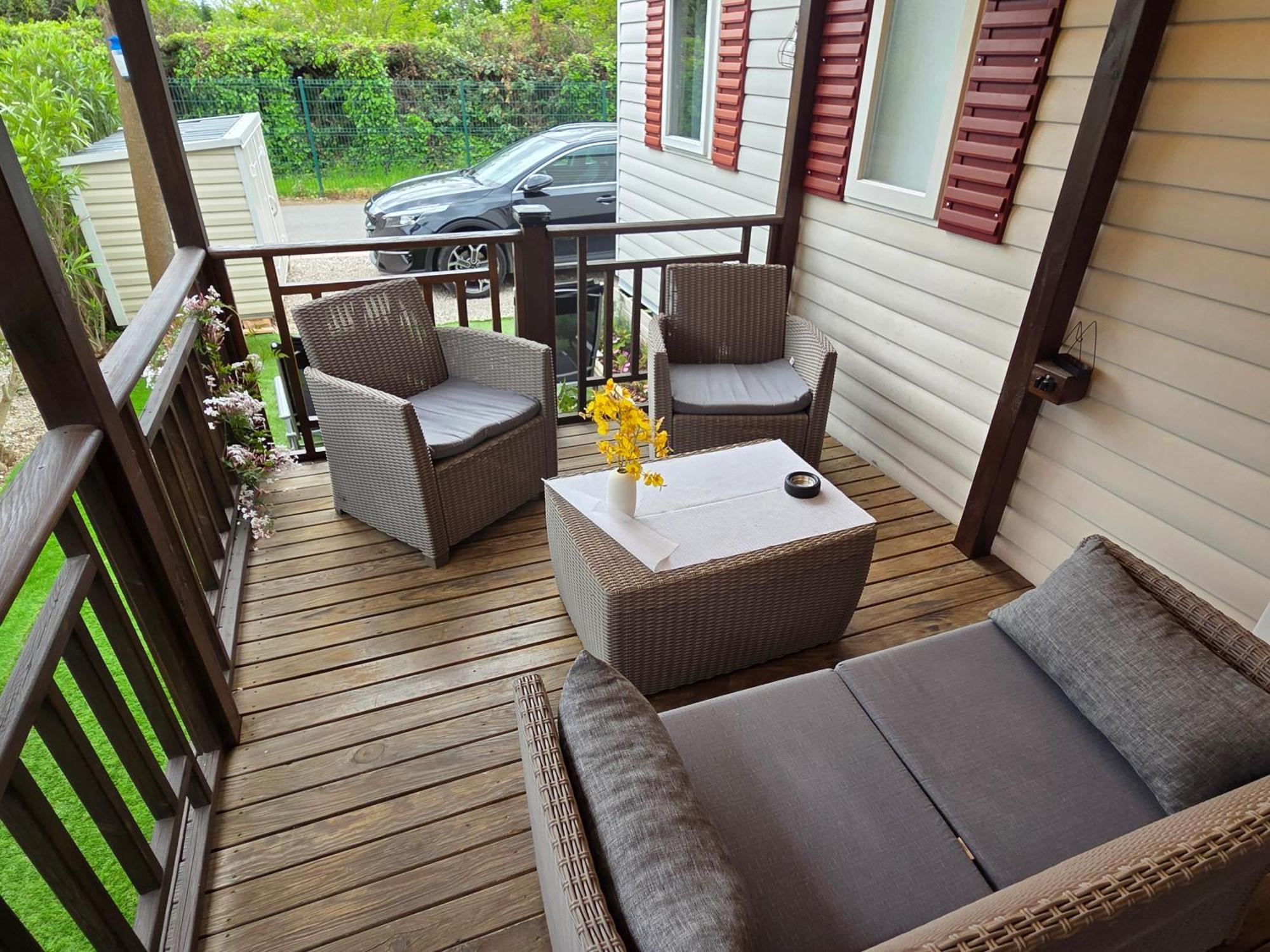 Hotel Fabuleux Mobil-Homme 4/6 Personnes à Fréjus Extérieur photo